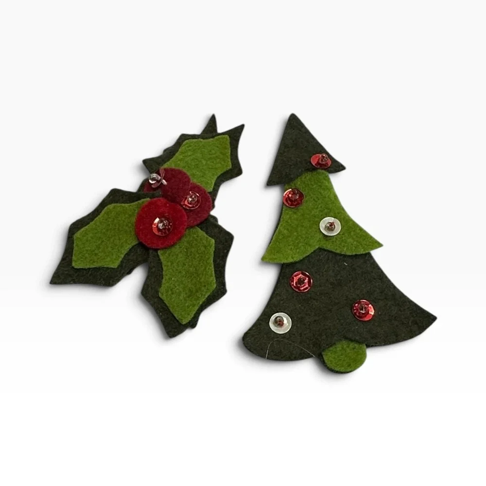 Set of 2 Christmas Brooch Green Felt Holly Tree Leaf Pins